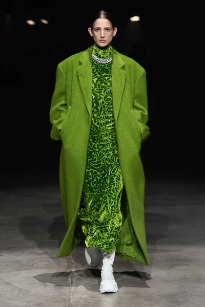 Look 23